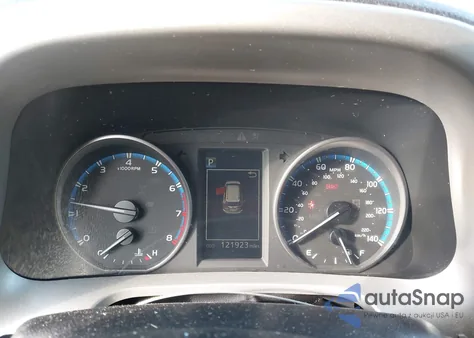 2018 Toyota Rav4 Le z USA, uszkodzony, nr VIN 2T3BFREV3JW739795